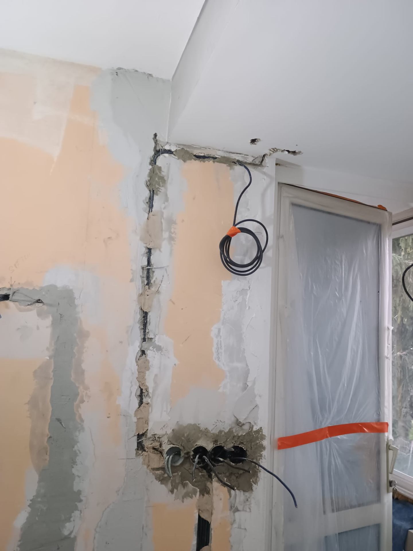Drážkovanie a príprava elektroinštalácie
